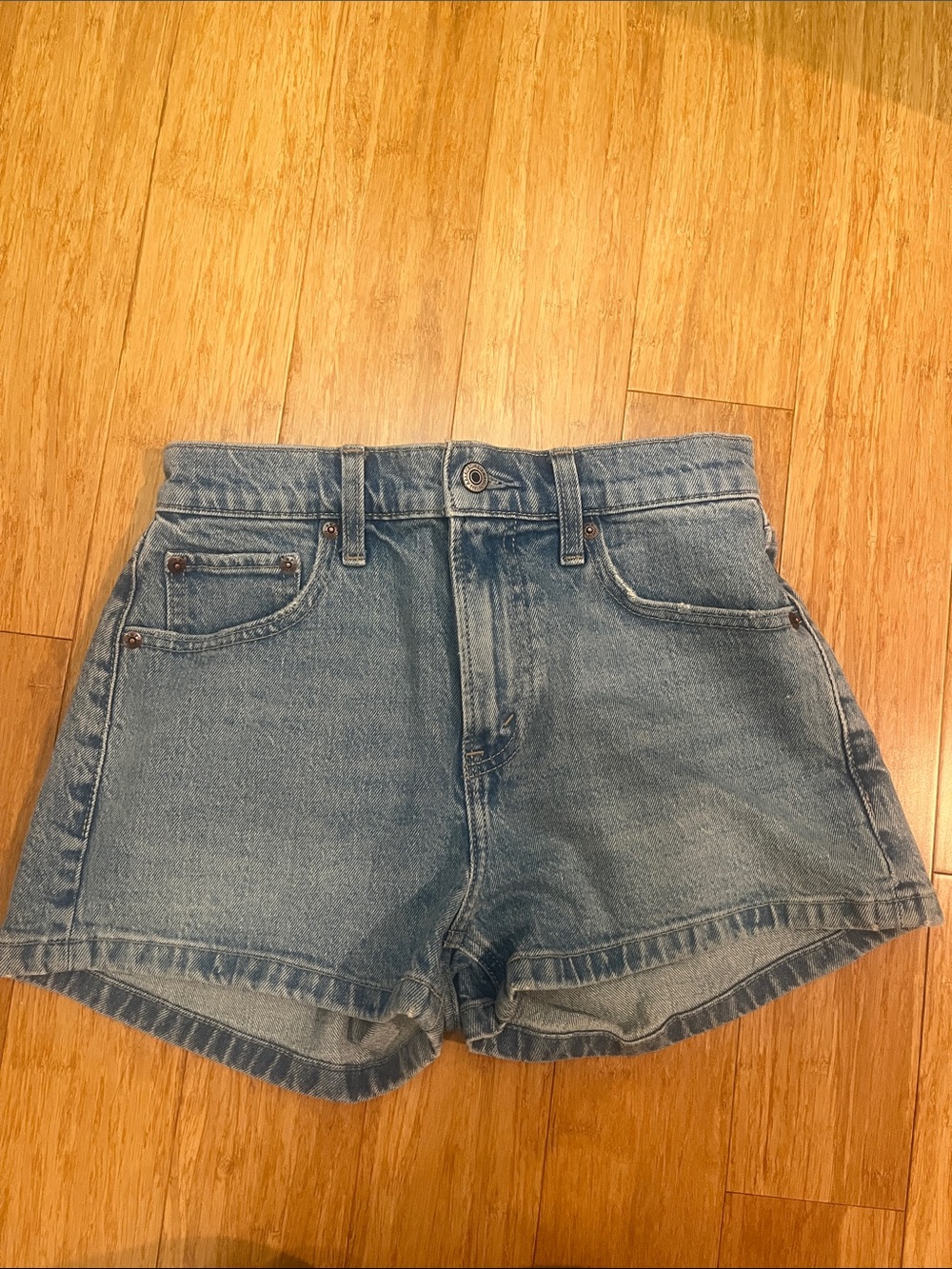Abercrombie Women’s High-Rise mom shorts Light Blue Denim Shorts